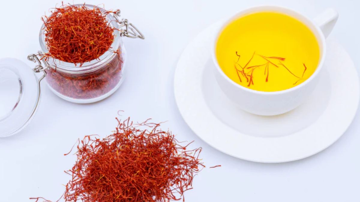Saffron Tea Benefits: மூட்டுவலி காணாமல் போக சூப்பரான இந்த டீ குடிங்க.